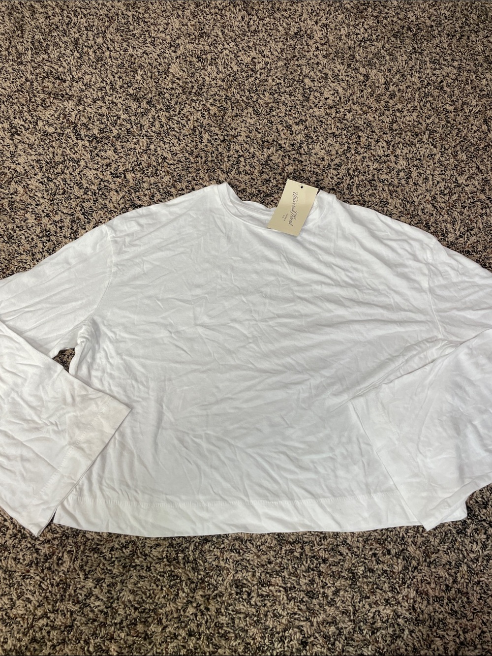 Universal Thread Classic White Long-Sleeve Cotton Bell Sleeve Crewneck Tee XS